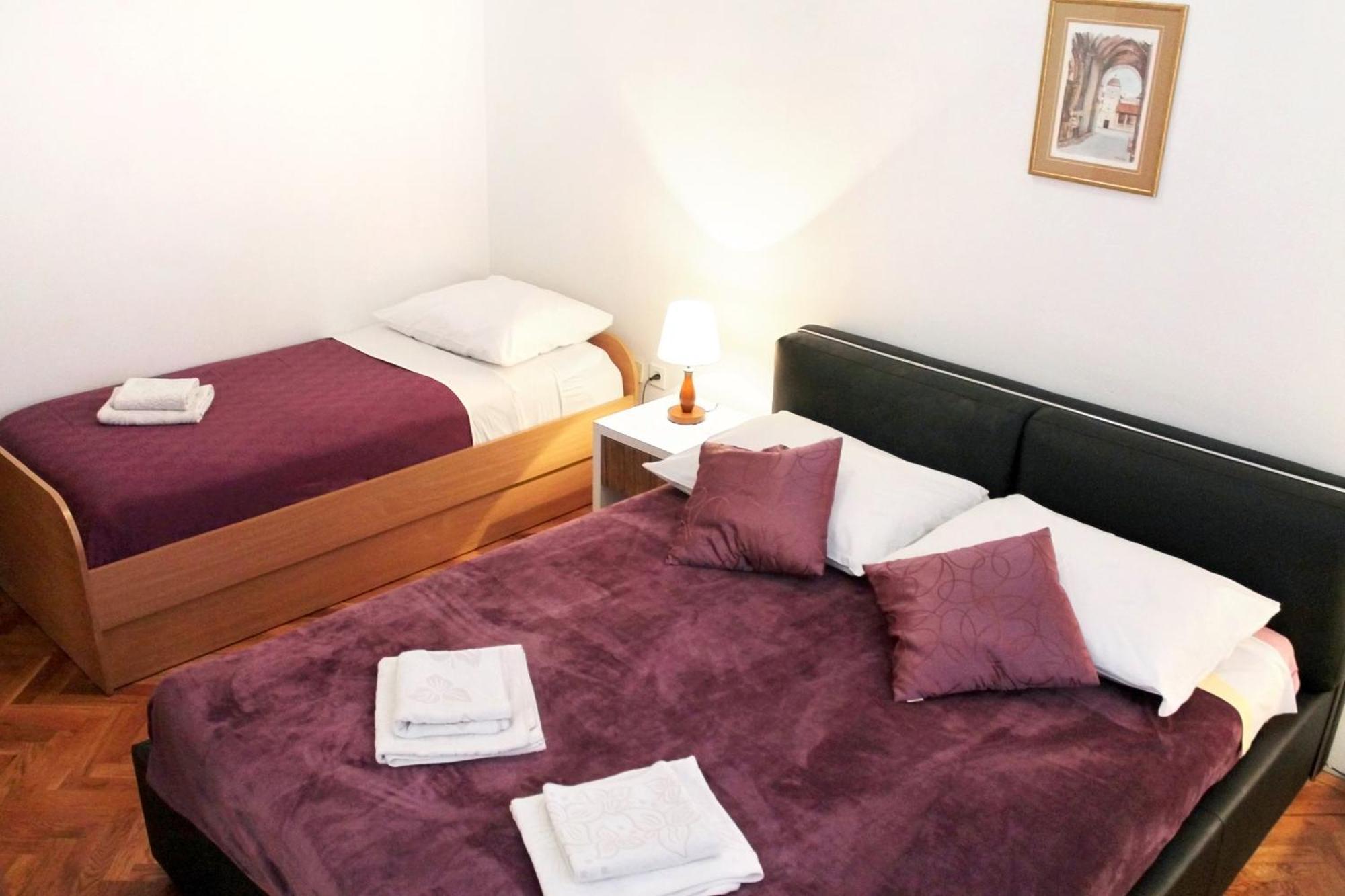 Apartments With A Parking Space Kastel Stafilic, Kastela - 5219 Rom bilde